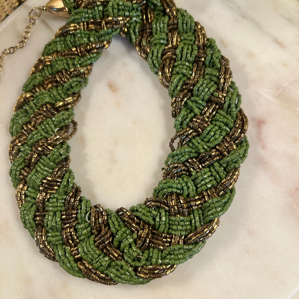 Vintage boho Green and Gold Beaded Necklace - Picture 2 of 2